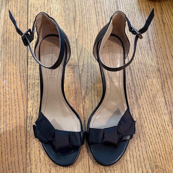 ✨BCBGMAXAZRIA Vero Cuoio Black Leather Satin Bow Ankle Strap Sandal Heel Size 8✨ - Picture 2 of 10